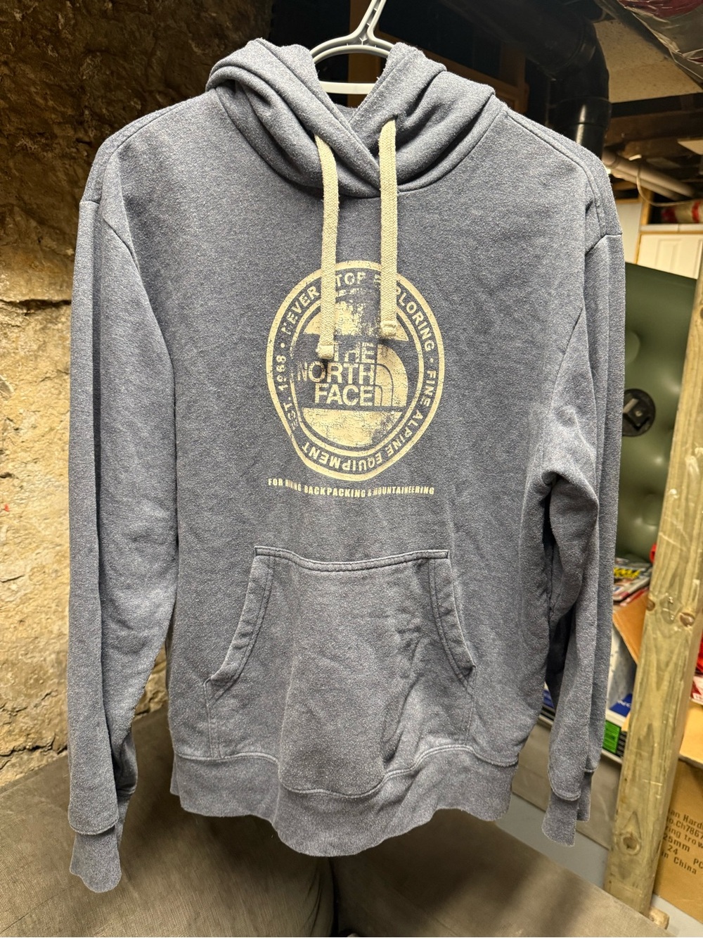 The North face hoodie men M pullover never stop exploring